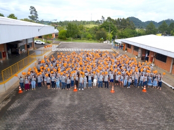 Bibi celebra 73 anos de sucesso como calçadista pioneira no segmento infantil