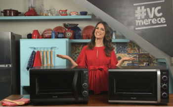 Chris Flores protagoniza campanha de fornos elétricos da Mueller