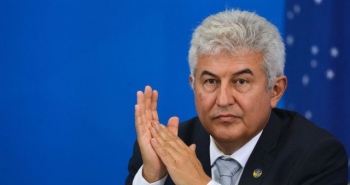 Governo brasileiro vai testar em pacientes remédio com 94% de eficácia contra a Covid-19