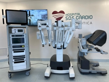 Hospital SOS Cárdio realiza primeira cirurgia cardíaca robótica com Da Vinci X em Florianópolis