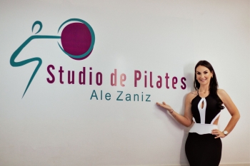 Ale Zaniz: profissional é referência no Brasil com a técnica popularmente conhecida como barriga negativa