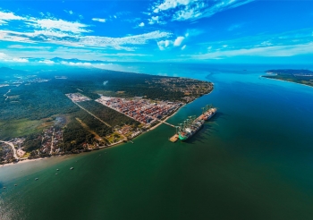 Porto Itapoá comemora 14 anos de operações com a marca histórica de 10 milhões de TEUs movimentados