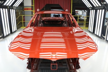 BMW Série 3 e X1 ganham novas cores na fábrica do BMW Group em Araquari