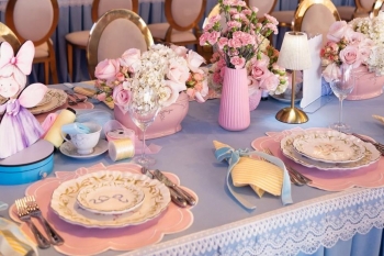 Louças da marca Maison Blanche viralizam na internet após festa de filha da Virginia